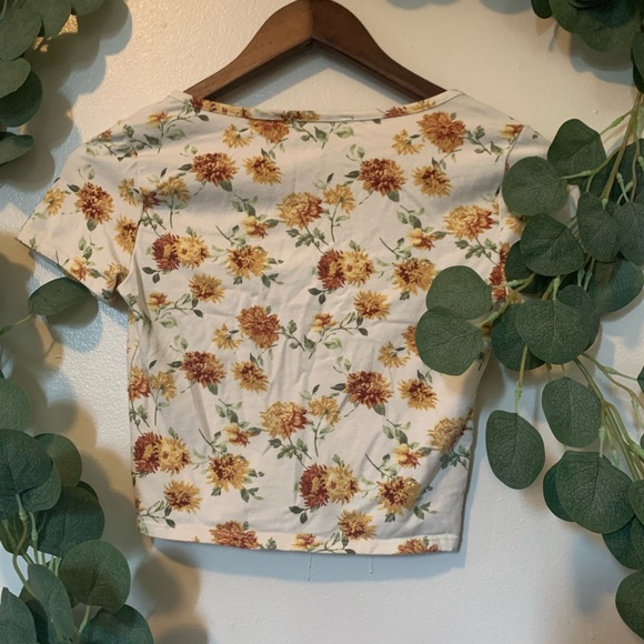 🌻 Forever21 Fall Floral Button Down Crop Top XS 🌻 - Picture 3 of 3